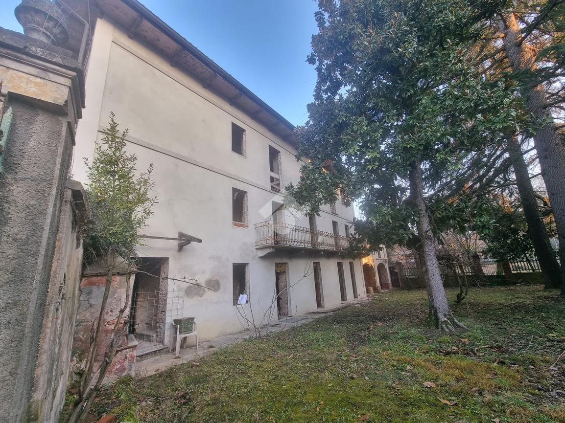 Casa indipendente in vendita a Gassino Torinese