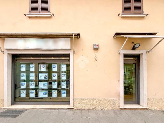 Shop in {3}, Via Giuseppe Zanardelli 3 - Photo 1