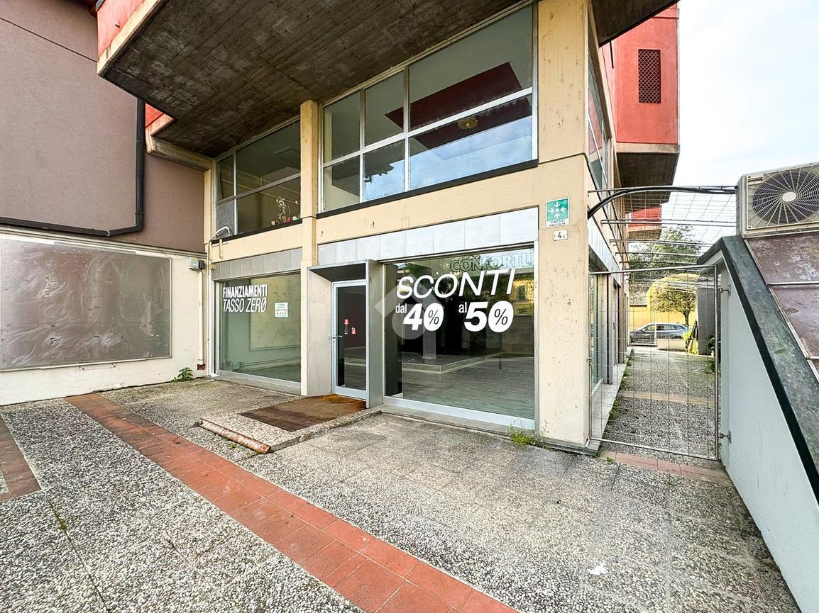 Negozio in Via Luigi Cadorna 4, Manerbio, {3} - Foto 1