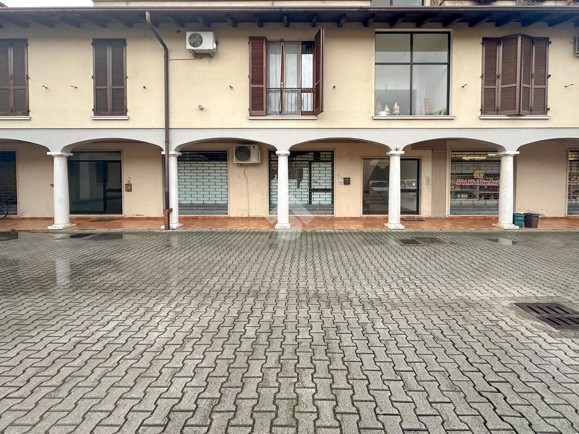 Negozio in Via Nazario Sauro 7, Ghedi, {3} - Foto 1