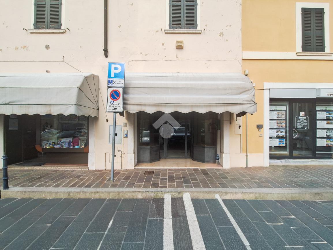 Negozio in Piazza Malvestiti 2, Verolanuova, {3} - Foto 1