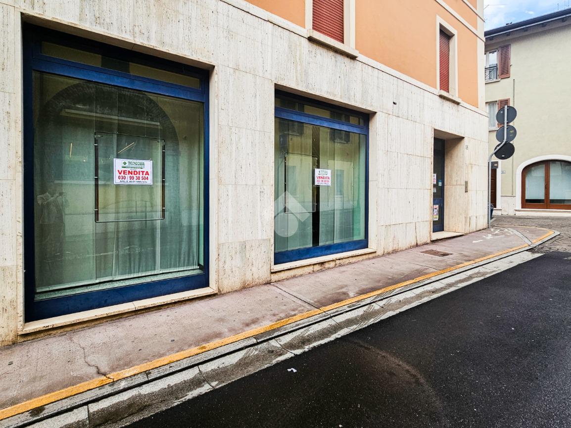 Negozio in Via Camillo Benso Conte di Cavour 8, Leno, {3} - Foto 2