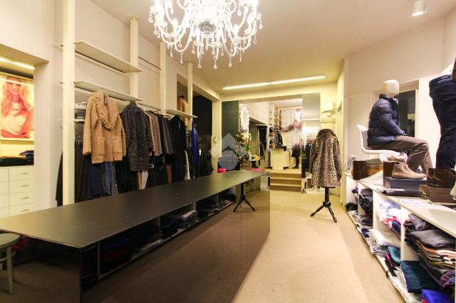 Shop in {3}, Via Matteotti 6 - Photo 1