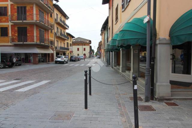 Palazzina commerciale in Via Roma 3, Urago d'Oglio - Foto 1