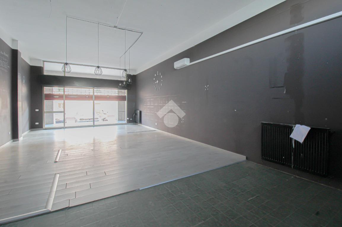 Negozio in Via Giacomo Matteotti, Palazzolo Sull'Oglio, {3} - Foto 1