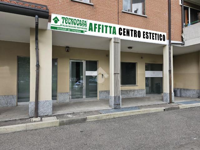 Negozio in Via Fosse Ardeatine 3, Senago - Foto 1