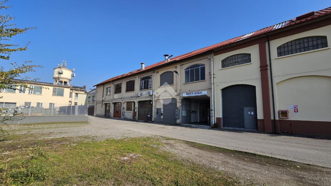 Capannone in Via Giuseppe Zucchi 39, Cusano Milanino, {3} - Foto 2