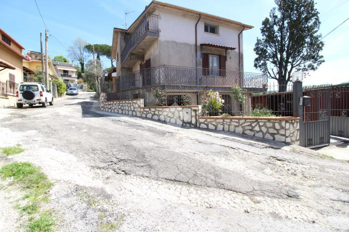 Villa in vendita a Poggio San Lorenzo