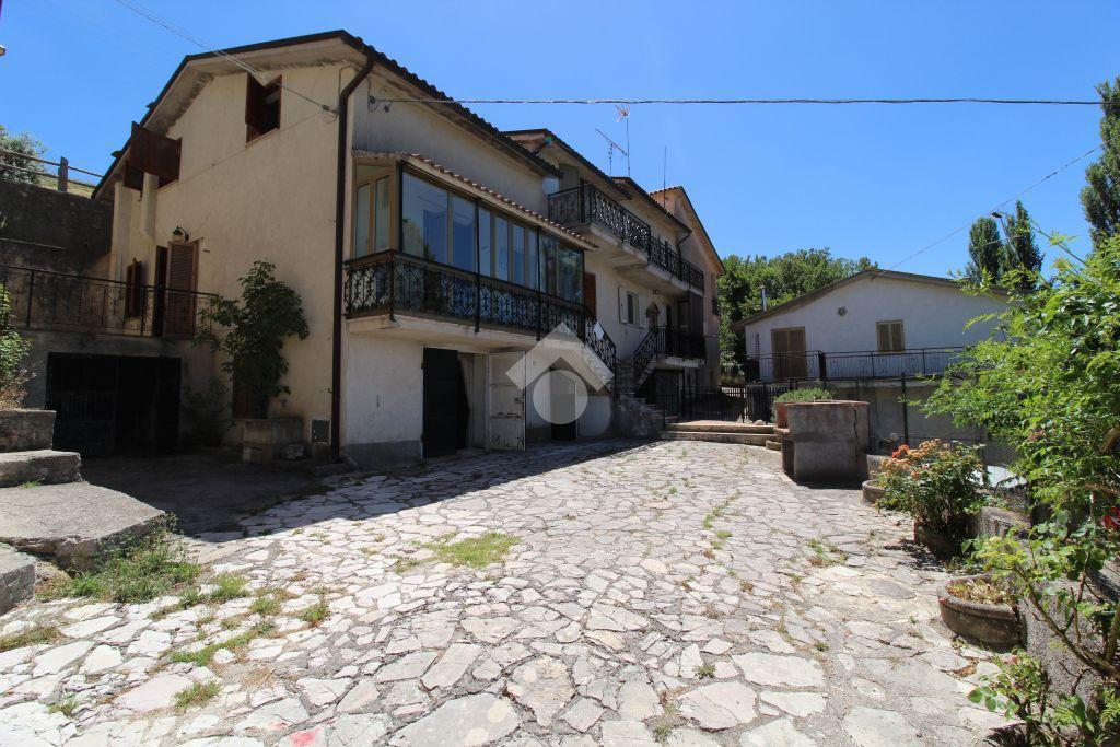 Casa indipendente in vendita a Belmonte In Sabina