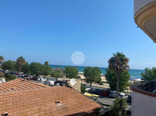 3-room flat in Viale Guglielmo Marconi 196, Alba Adriatica - Photo 1