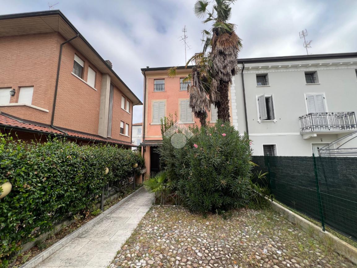 Ufficio in Via Fratelli Rosselli 33, Carpi, {3} - Foto 1