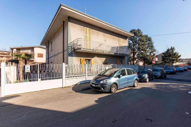 Villa in Viale E. Villoresi 16, Lainate - Foto 1