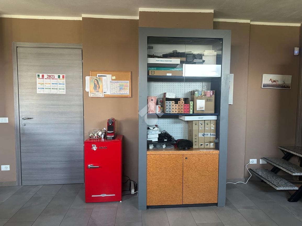 Ufficio in Via Nazionale 307, Costa Volpino, {3} - Foto 2