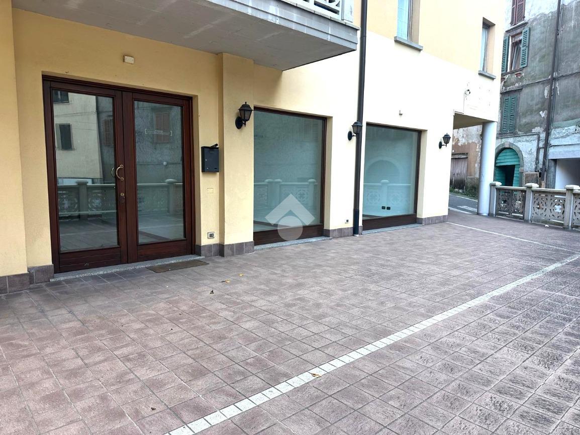 Negozio in Via Pelabrocco, Breno, {3} - Foto 1