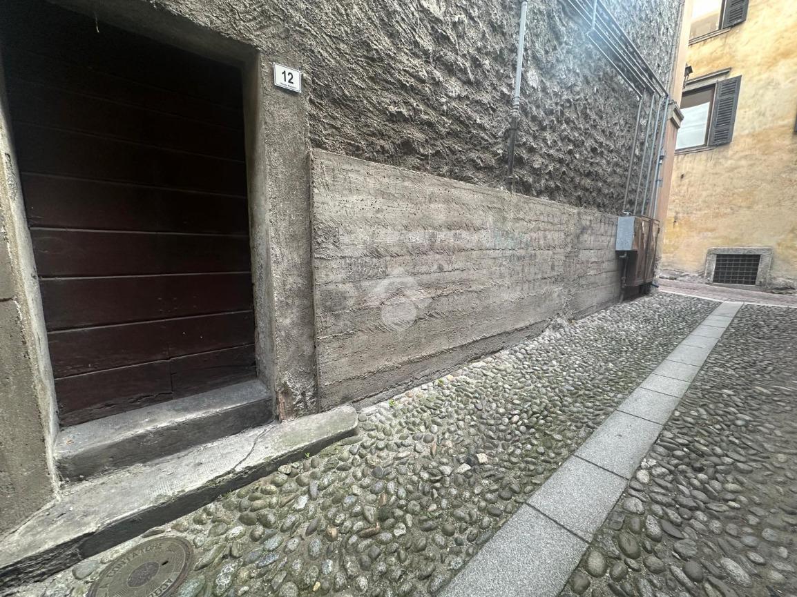 Negozio in Via Giuseppe Garibaldi 7, Breno, {3} - Foto 2