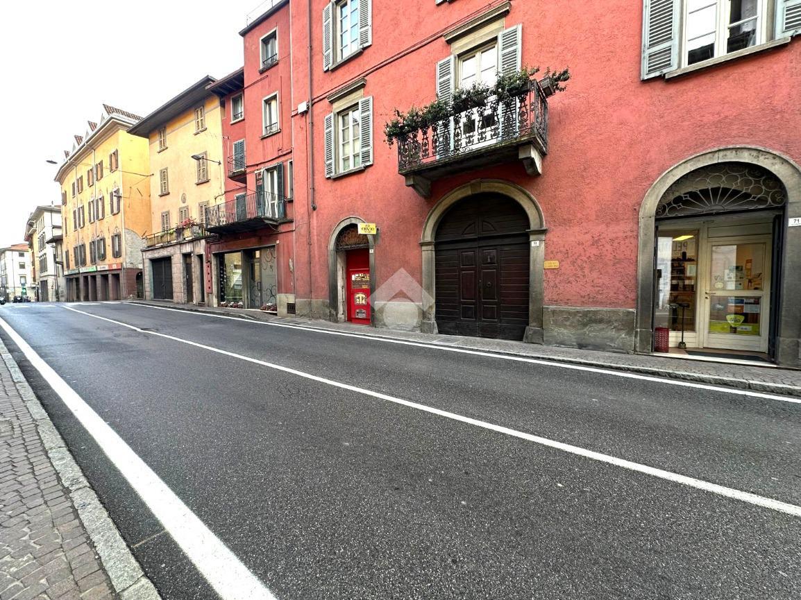 Negozio in Via Giuseppe Mazzini 71, Breno, {3} - Foto 1