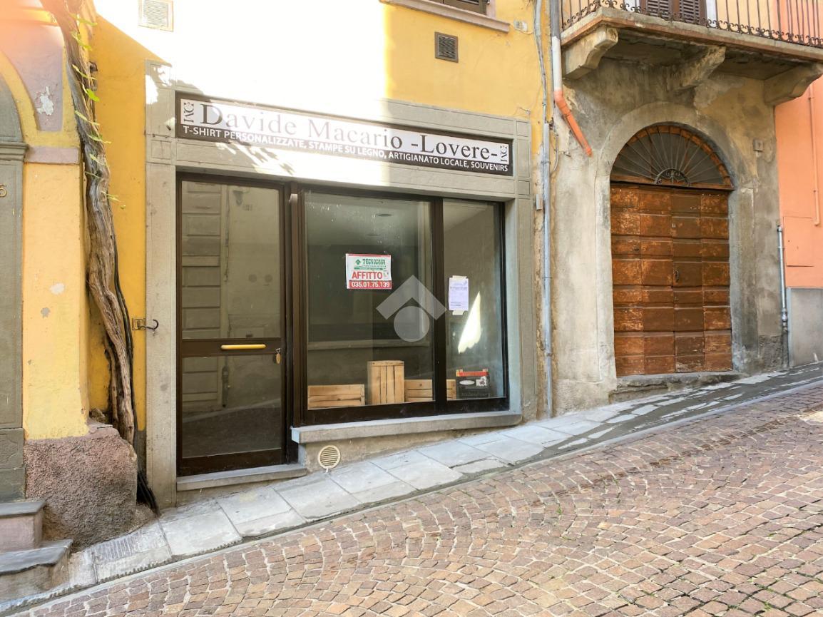 Negozio in Via C. Cavour 3, Lovere - Foto 1