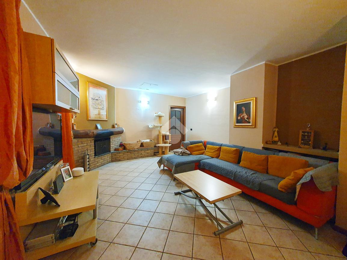 Appartamento in vendita a Cassinetta Di Lugagnano