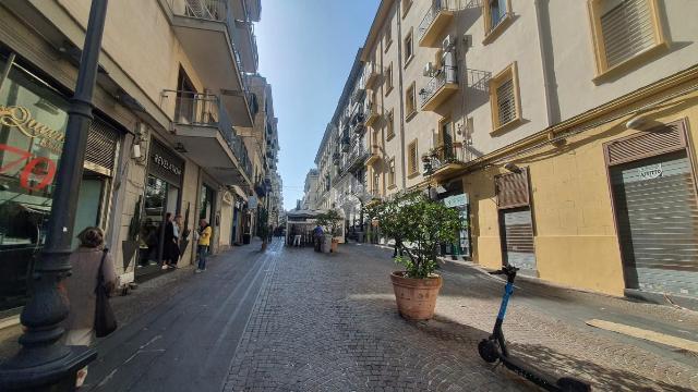 Shop in Via Giovanni Merliani 59, Napoli - Photo 1