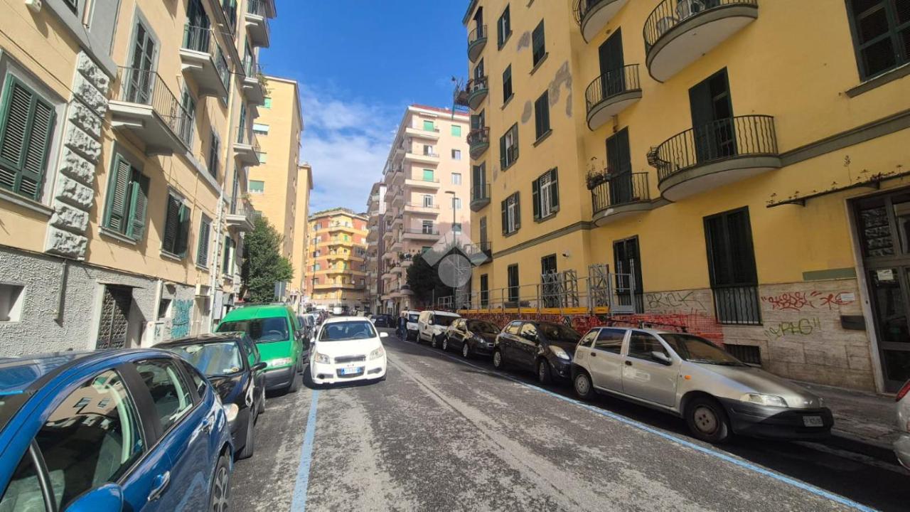 Magazzino in Via Raffaele Tarantino 13, Napoli, {3} - Foto 2