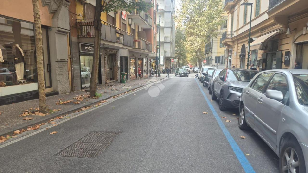Negozio in Via Domenico Cimarosa 158, Napoli, {3} - Foto 2