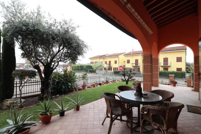 Villa in Via Unione Europea 22, Marmirolo - Foto 1