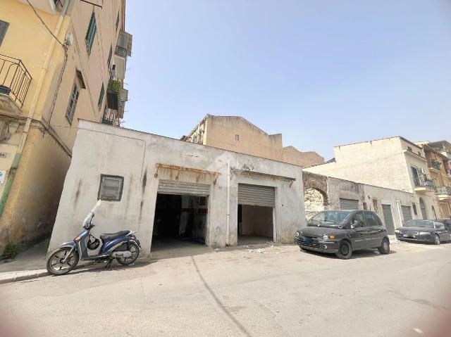 Garage or car box in Via Crociferi 98, Palermo - Photo 1