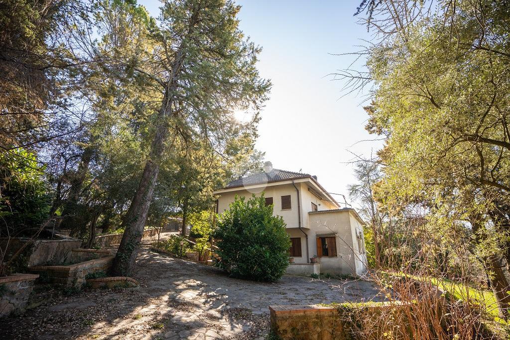 Villa in vendita a Montopoli Di Sabina