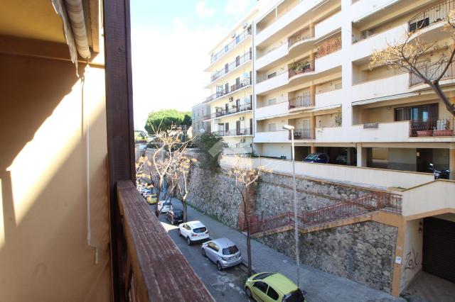 4-room flat in Via Sacca 14, Reggio di Calabria - Photo 1