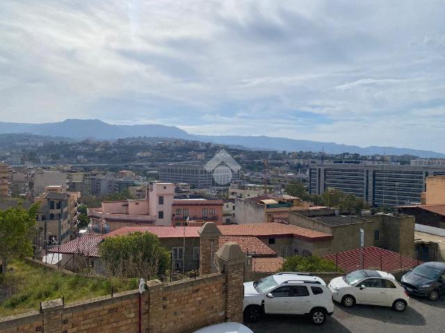 4-room flat in Via Reggio Campi II Tronco 23, Reggio di Calabria - Photo 1