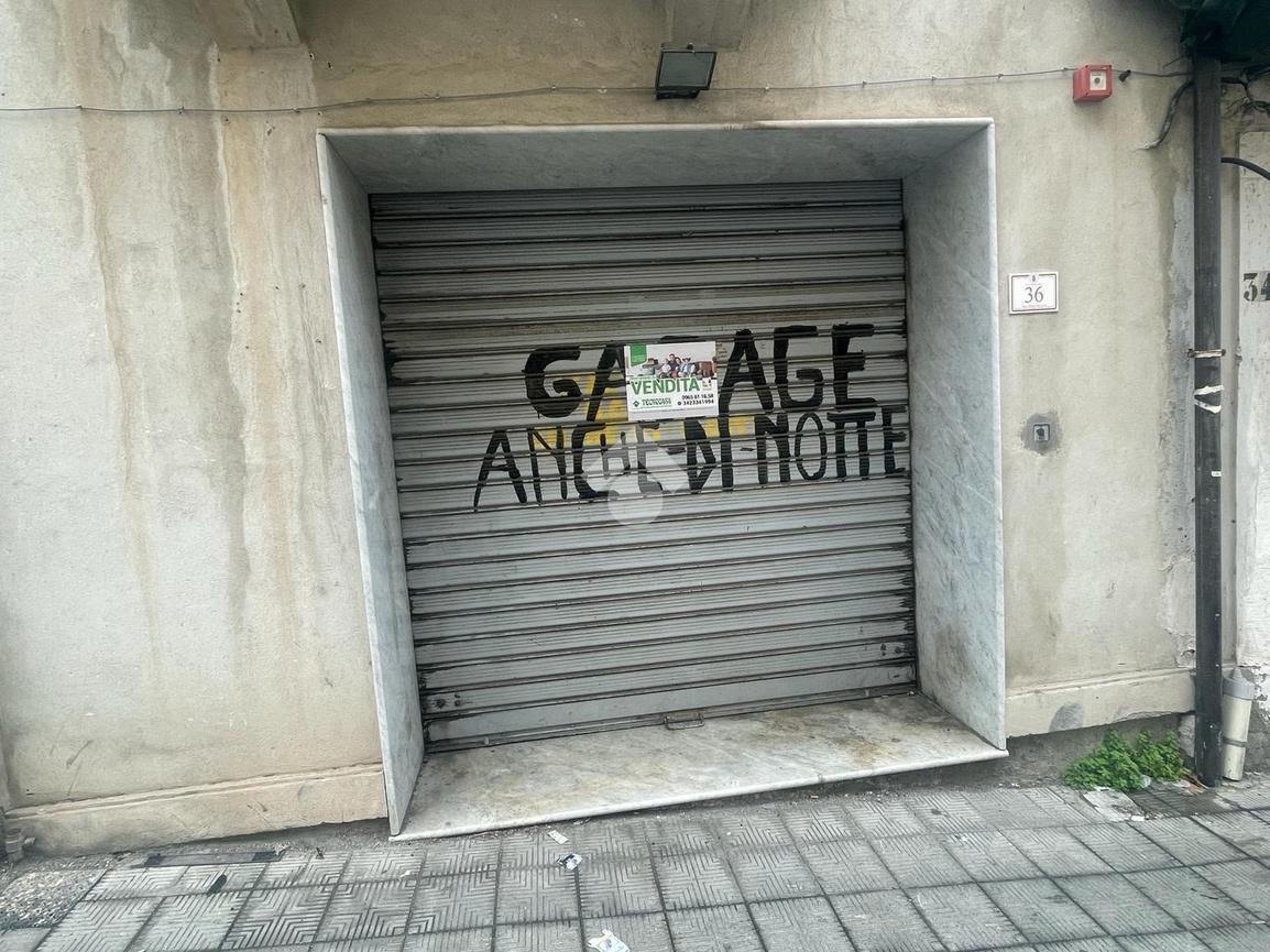 Negozio in Via Cattolica dei Greci 36, Reggio Calabria, {3} - Foto 2