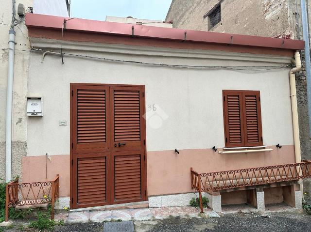 2-room flat in Via Trabocchetto III 36, Reggio di Calabria - Photo 1