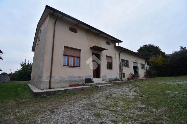 Mansion in Via Ordanino 46, Castiglione delle Stiviere - Photo 1