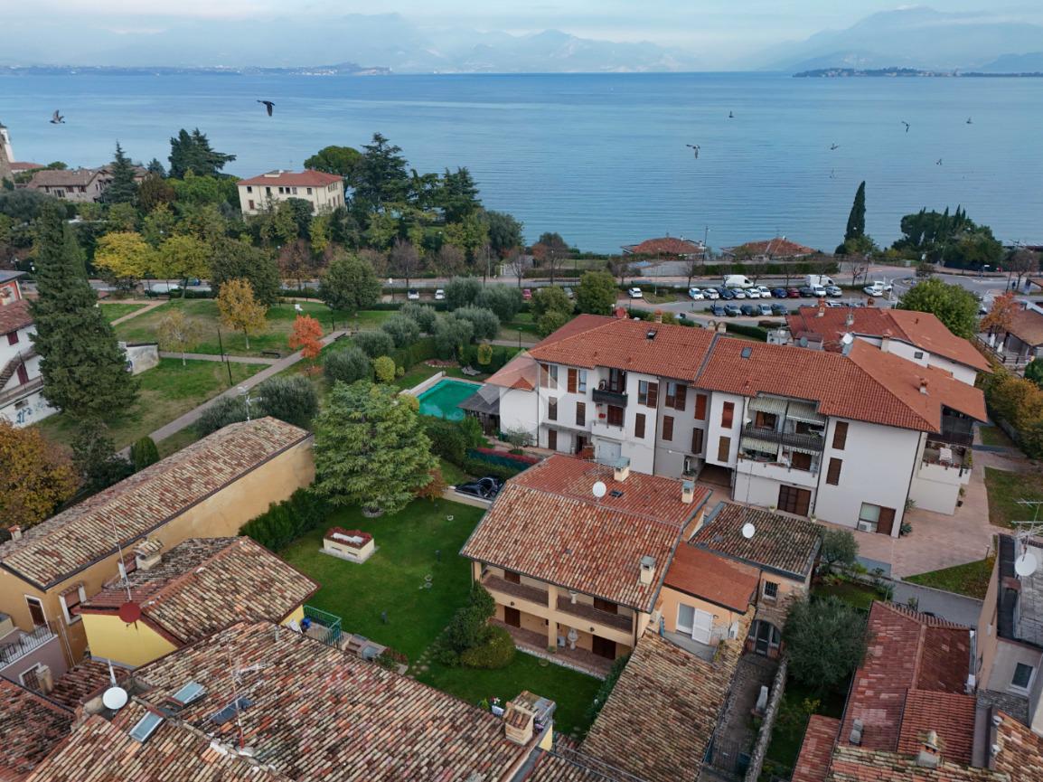 Casa indipendente in vendita a Desenzano Del Garda