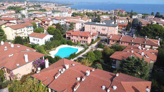 Villa a schiera in Res. Il Roseto 128, Desenzano del Garda - Foto 1