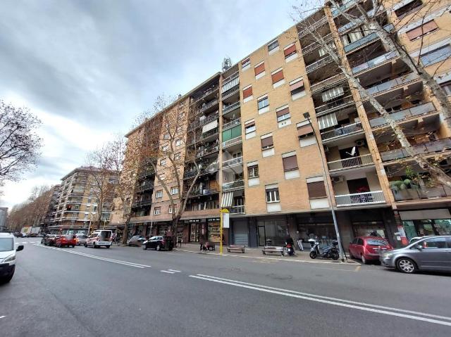 Geschäft in Via Oderisi da Gubbio 124, Roma - Foto 1