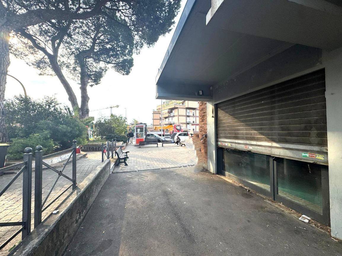 Negozio in Via della Casetta Mattei 195, Roma, {3} - Foto 2