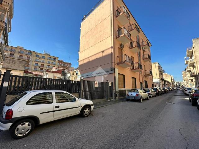 Garage or car box in Via Gaetano Donizetti, Catania - Photo 1