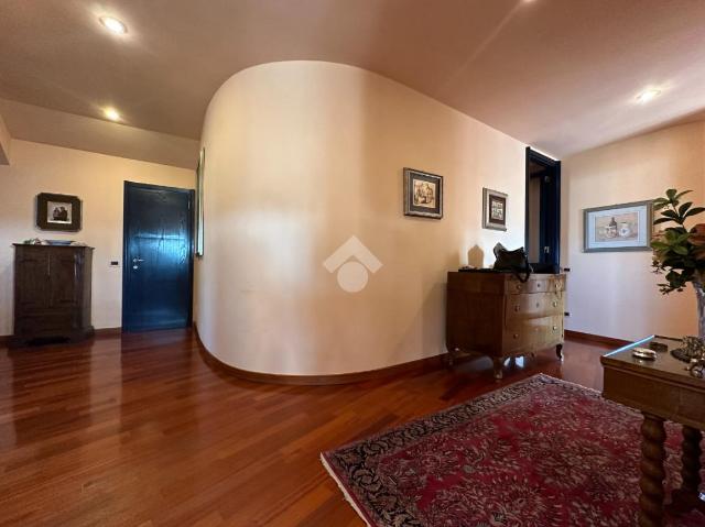 main gallery real estate image