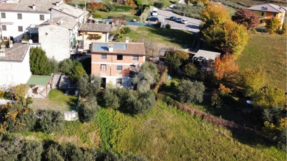 Villa in vendita a Caprino Veronese