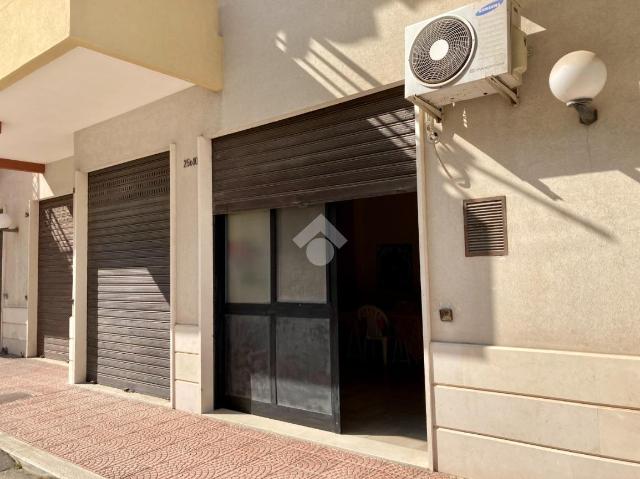 Boxen in Via Carrara Reddito 87, Bisceglie - Foto 1