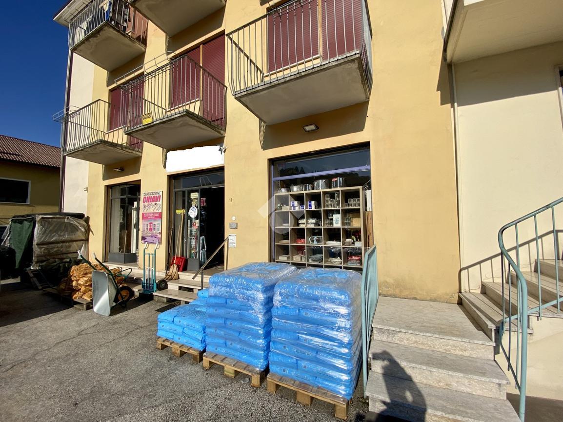 Negozio in Via Europa 11, Isola Vicentina, {3} - Foto 2