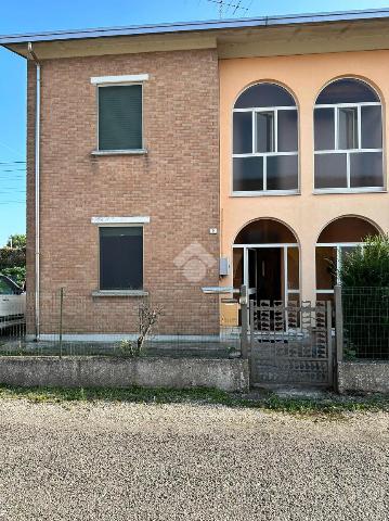 Villa in Via Lega 9, Suzzara - Foto 1