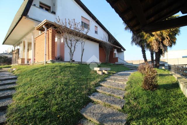 Villa in Via Massarenti 9, Suzzara - Foto 1