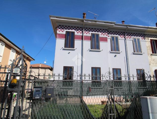 Mansion in Viale Virgilio 18, Gonzaga - Photo 1