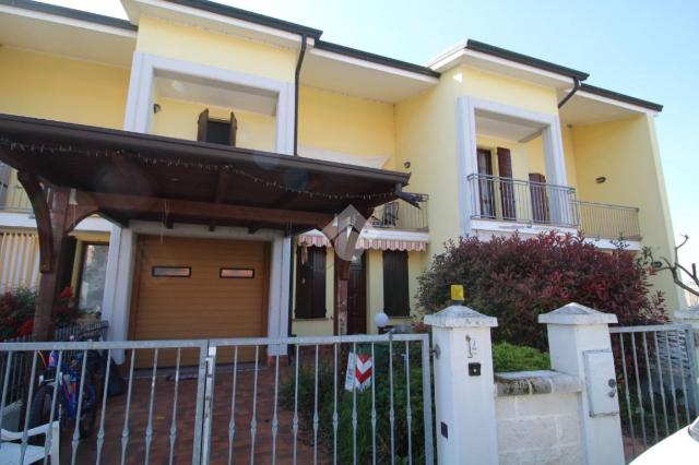 Terraced house in Via Dante Poli 4, Suzzara - Photo 1