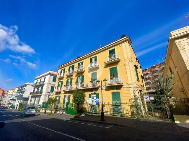 3-room flat in Via Cesare Battisti 11, Torre del Greco - Photo 1