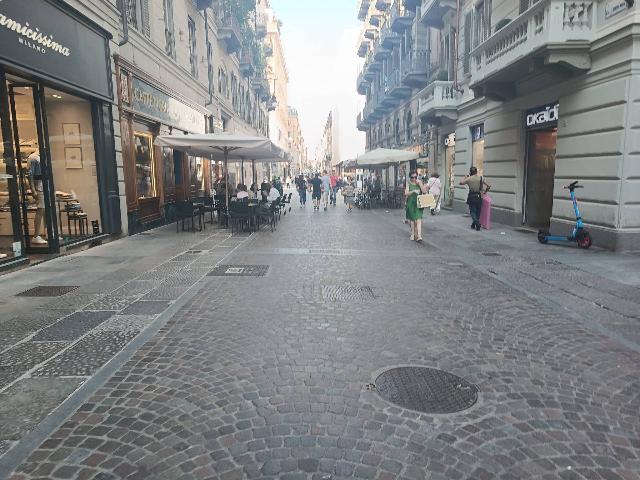 Negozio in Via Luigi Lagrange 1, Torino - Foto 1