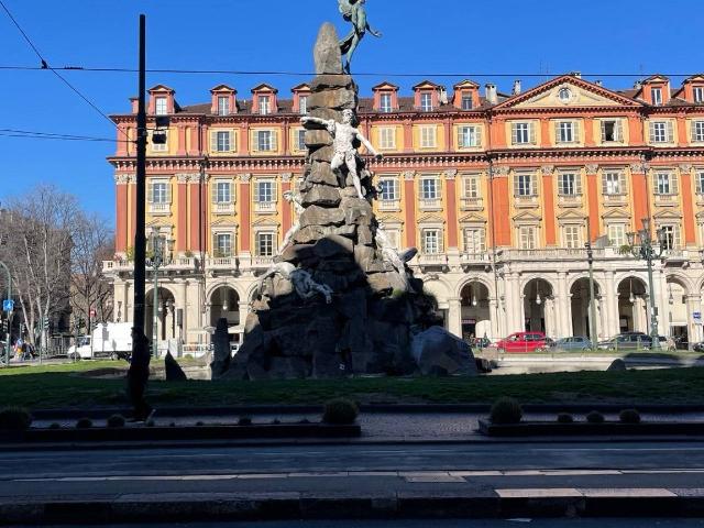 Geschäft in Piazza Statuto 15, Torino - Foto 1