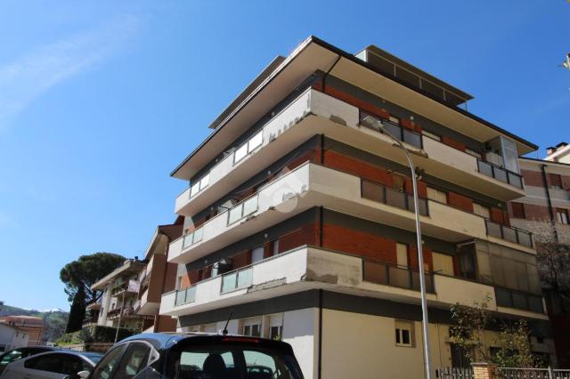 3-room flat in Via S. Pio X 6, Teramo - Photo 1